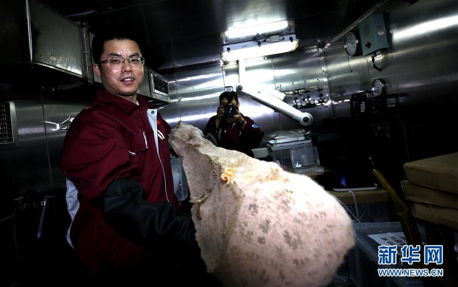 Galeria: Navio de pesquisa chinês enviado para expedi??o a montes submarinos