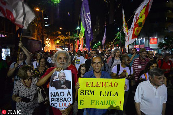 Protestos contra pris?o de Lula bloqueiam estradas e reúnem milhares de manifestantes nas principais cidades do Brasil