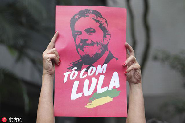 Protestos contra pris?o de Lula bloqueiam estradas e reúnem milhares de manifestantes nas principais cidades do Brasil