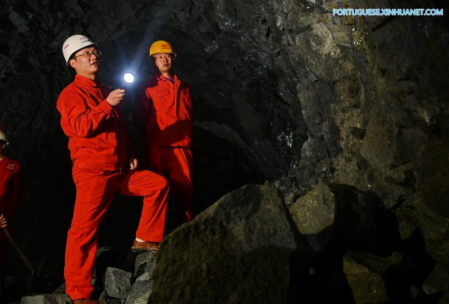 Chega ao fim perfura??o do túnel Galashan em Lhasa, sudoeste da China