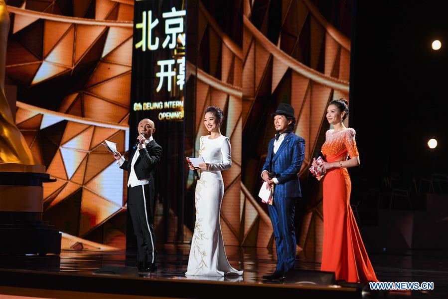 Beijing realiza cerimónia de abertura do 8o Festival Internacional de Cinema