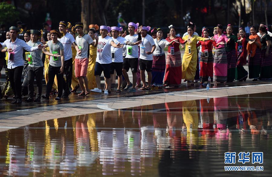 Yunnan realiza Festival de Aspers?o de água