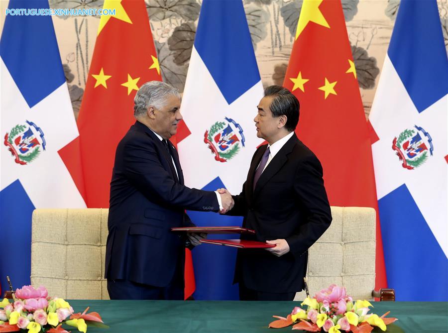 China e República Dominicana estabelecem rela??es diplomáticas