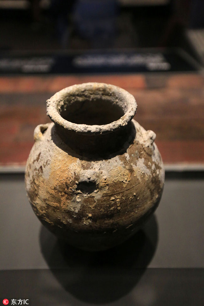 Mais de 10 mil relíquias de antigo navio naufragado exibidas em Hainan