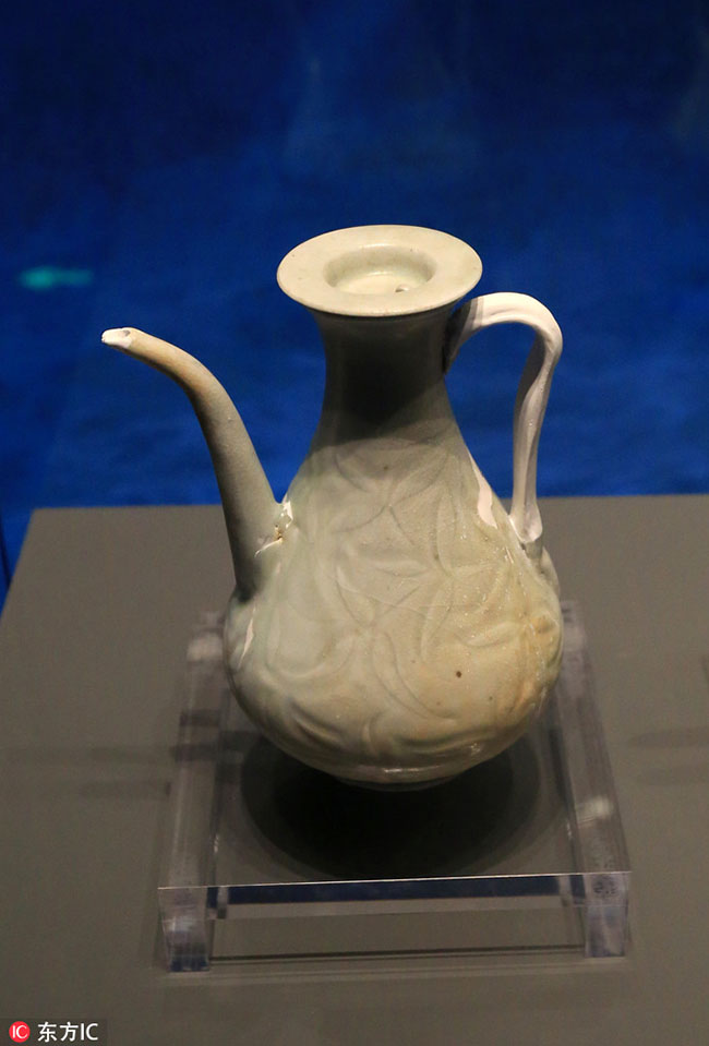 Mais de 10 mil relíquias de antigo navio naufragado exibidas em Hainan