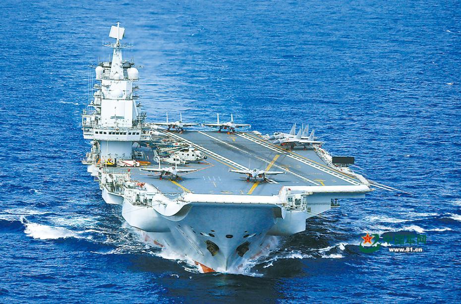 Galeria: Frota naval de porta-avi?es efetua manobras nas regi?es marítimas da China