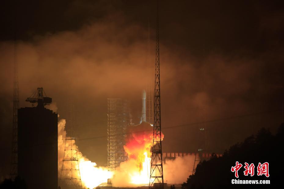 China lan?a satélite APSTAR-6C com sucesso
