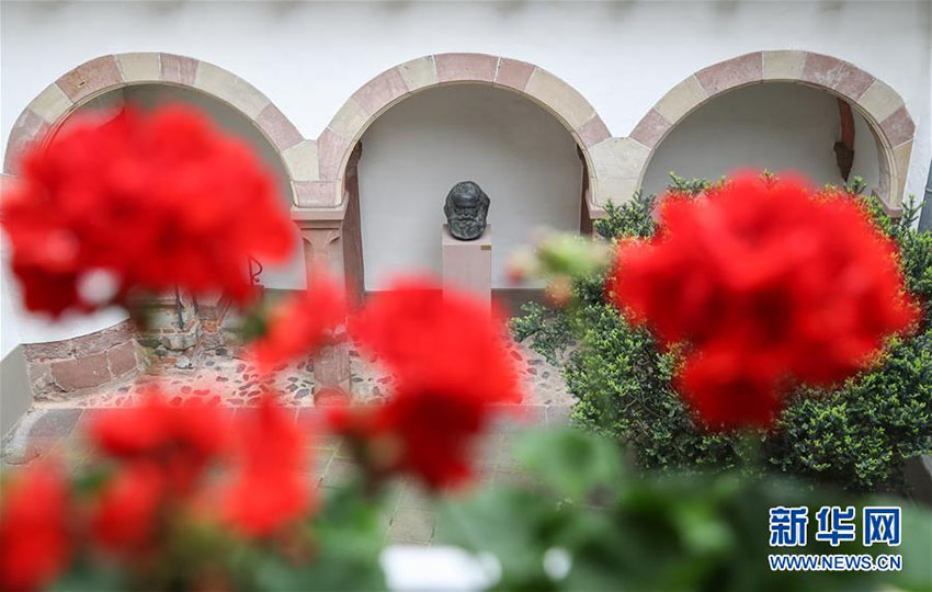 Karl Marx é orgulho da cidade, diz prefeito da cidade natal do pensador