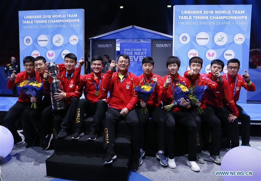 Equipa masculina chinesa arrecada 9o título consecutivo nos mundiais de ténis de mesa