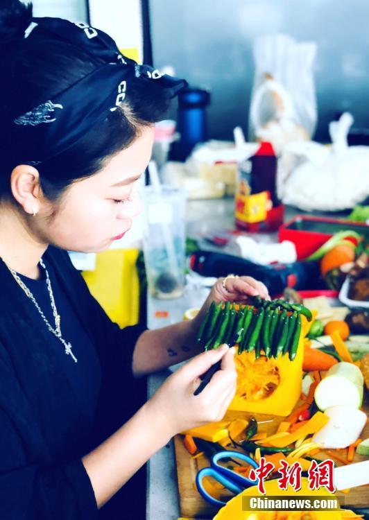 Jovens chineses utilizam produtos alimentares para criar 6 edifícios simbólicos de Chongqing