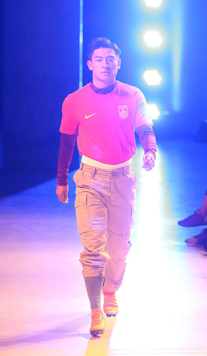 Associa??o de Futebol da China apresenta novos equipamentos futebol da sele??o