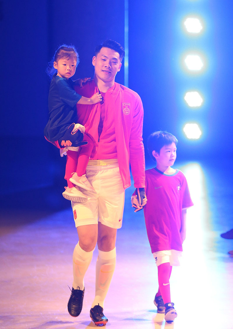 Associa??o de Futebol da China apresenta novos equipamentos futebol da sele??o