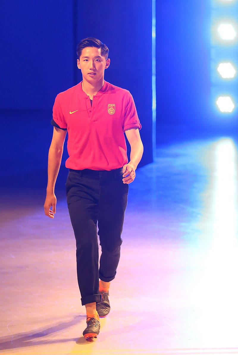 Associa??o de Futebol da China apresenta novos equipamentos futebol da sele??o