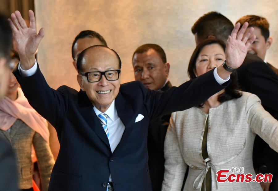Magnata de Hong Kong Li Ka-shing renuncia cargo