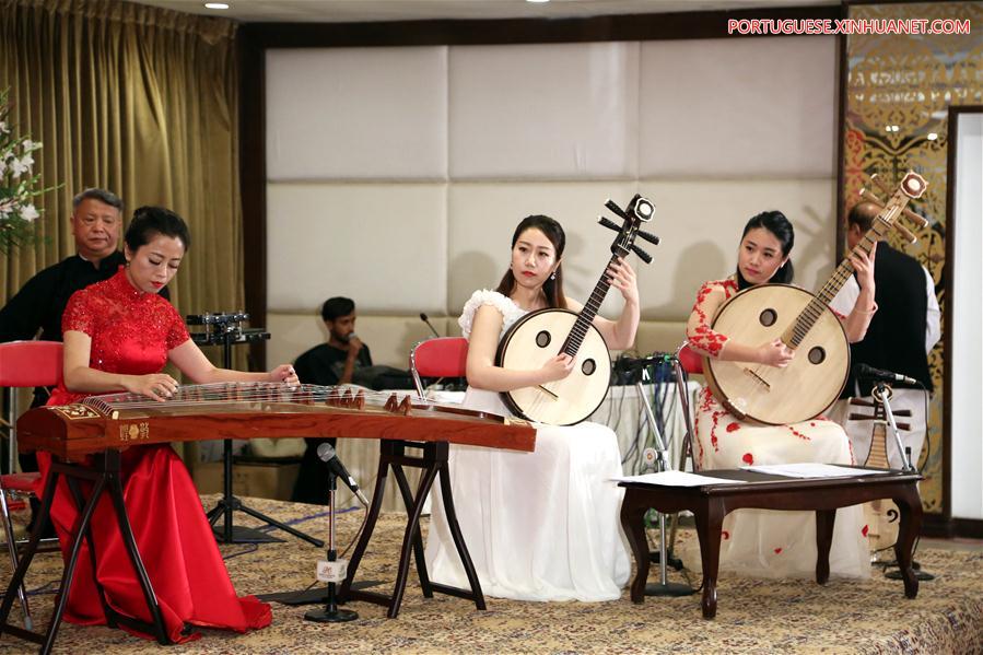 Concerto realizado em comemora??o a 67o aniversário do estabelecimento das rela??es diplomáticas entre China e Paquist?o