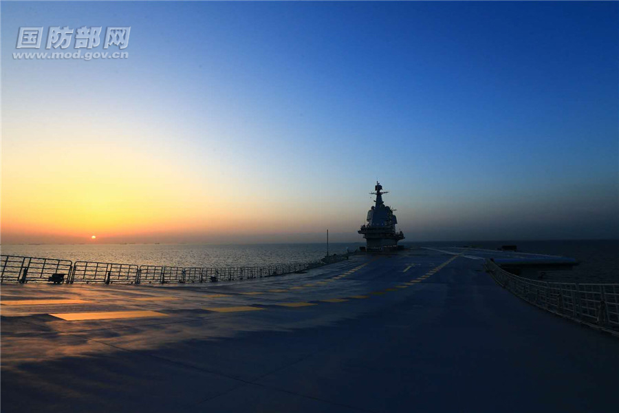 Primeiro porta-avi?es de fabrico doméstico da China termina período de testes