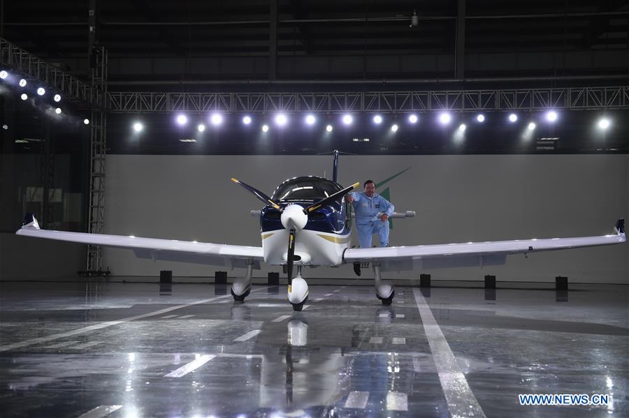 Primeiro avi?o desenvolvido por empresa privada chinesa finaliza período de produ??o