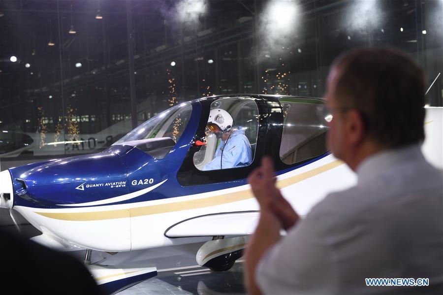 Primeiro avi?o desenvolvido por empresa privada chinesa finaliza período de produ??o