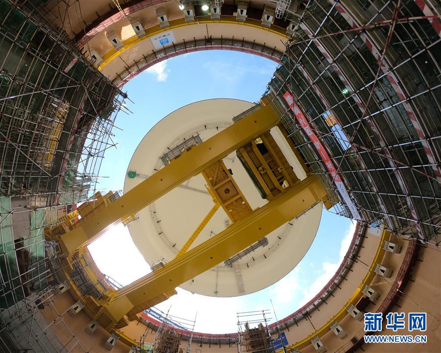 Instala??o de cúpula hemisférica na unidade No 3 da usina nuclear concluída