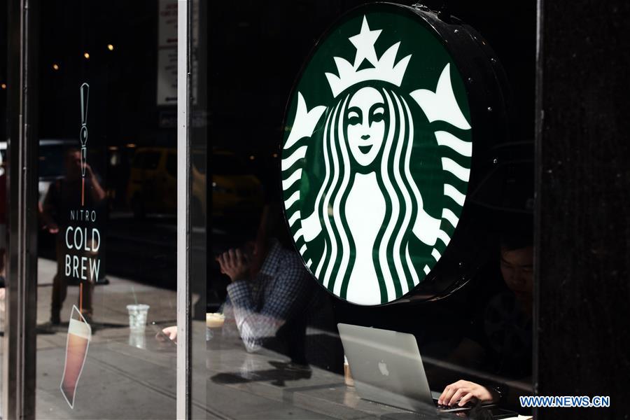 Starbucks fecha 8 mil lojas dos EUA para treinamento anti-preconceito
