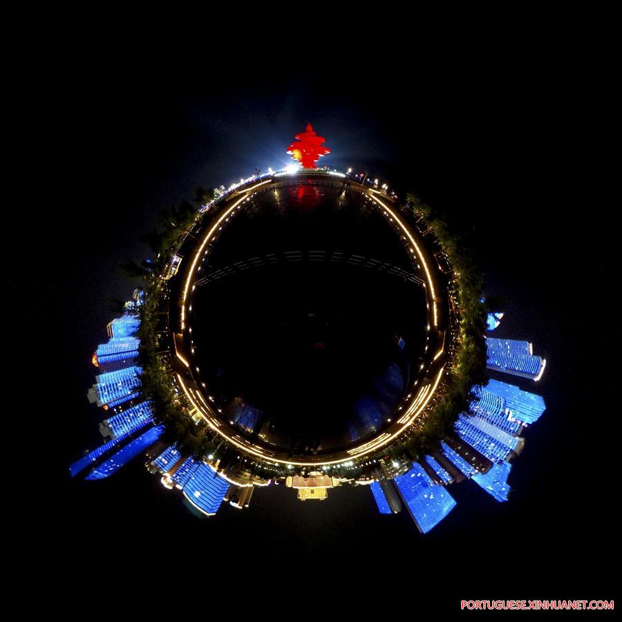 Paisagens noturnas de Qingdao, cidade anfitri? da 18a Cúpula da OCS