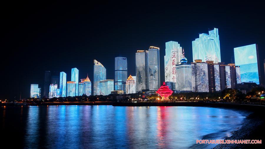 Paisagens noturnas de Qingdao, cidade anfitri? da 18a Cúpula da OCS