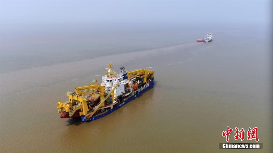 Draga de suc??o “Tian Kun” faz primeiro teste marítimo