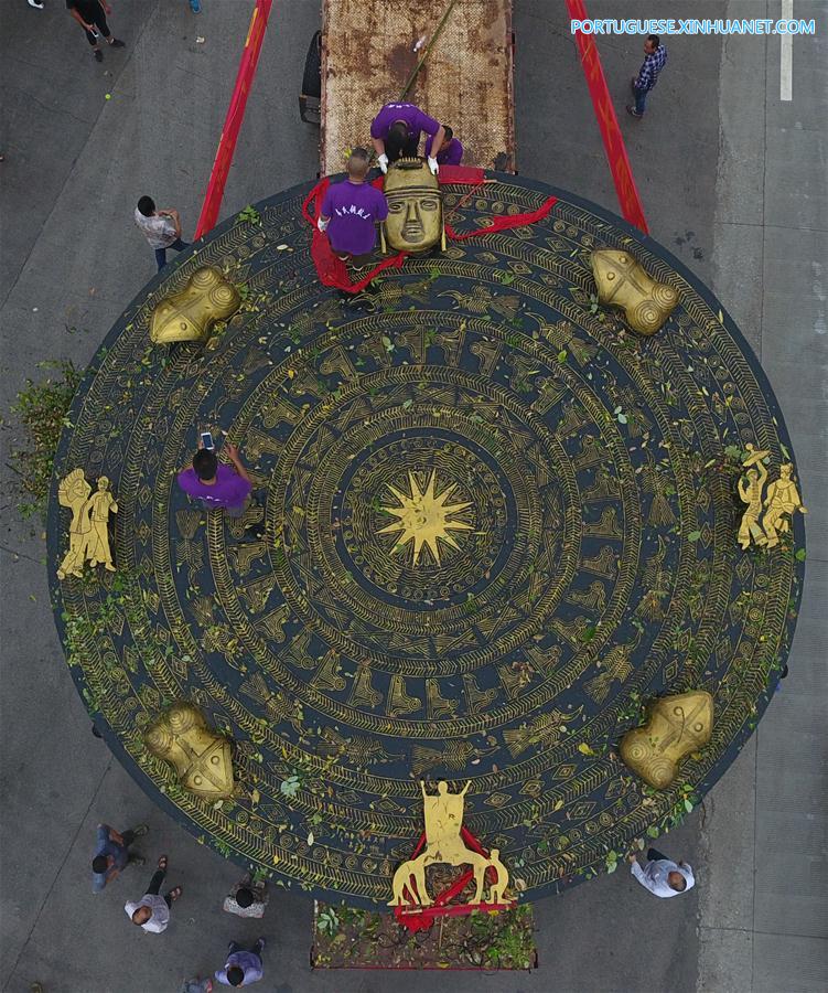 Galeria: Tambor gigantesco de bronze em Guangxi, sul da China