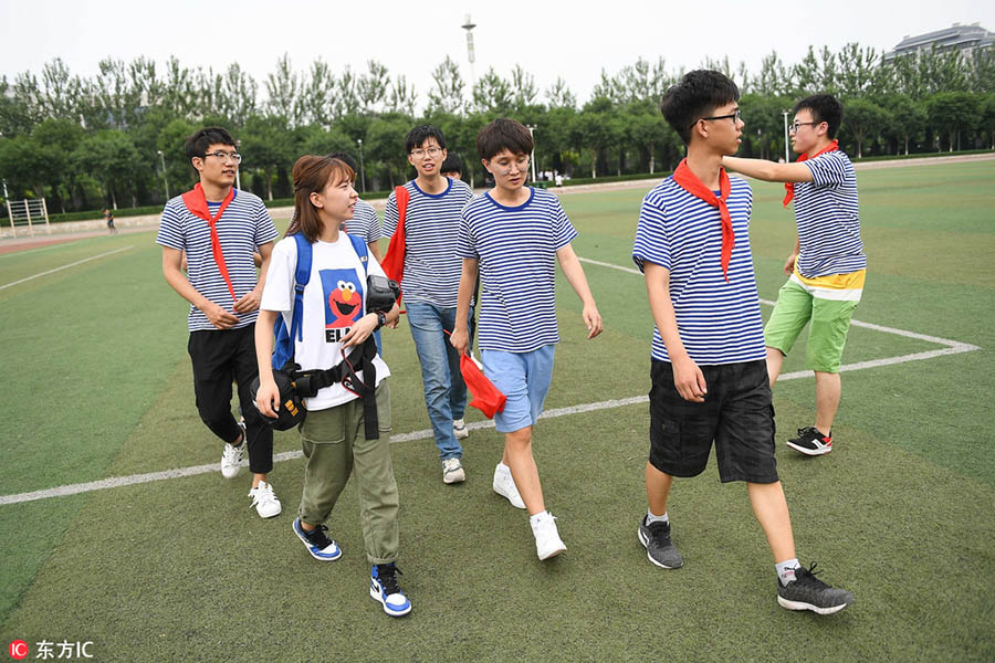 Aspirante a fotógrafo encontra oportunidade de negócio com memórias de estudantes finalistas