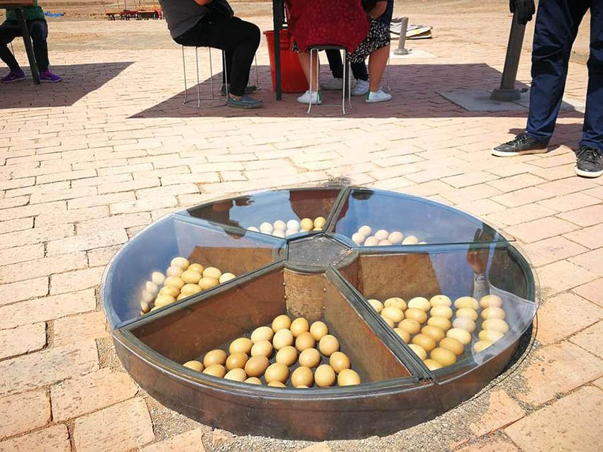 China: Depress?o de Turpan registra temperaturas extremas de 83oC