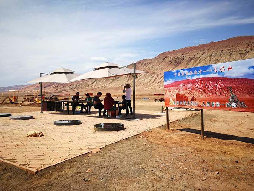 China: Depress?o de Turpan registra temperaturas extremas de 83oC