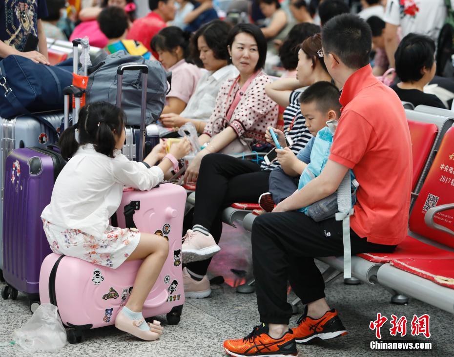 Tem início pico de ver?o dos transportes ferroviários na China