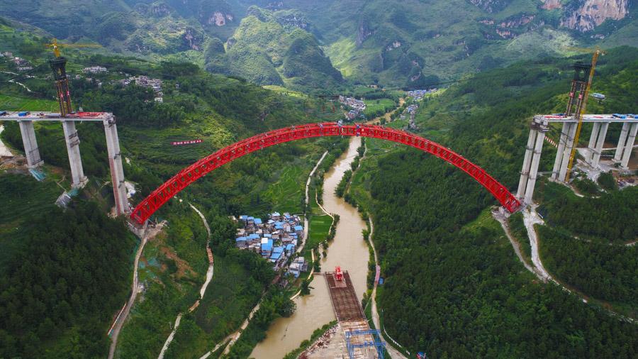Guizhou: Constru??o da ponte de arco mais extensa do mundo concluída