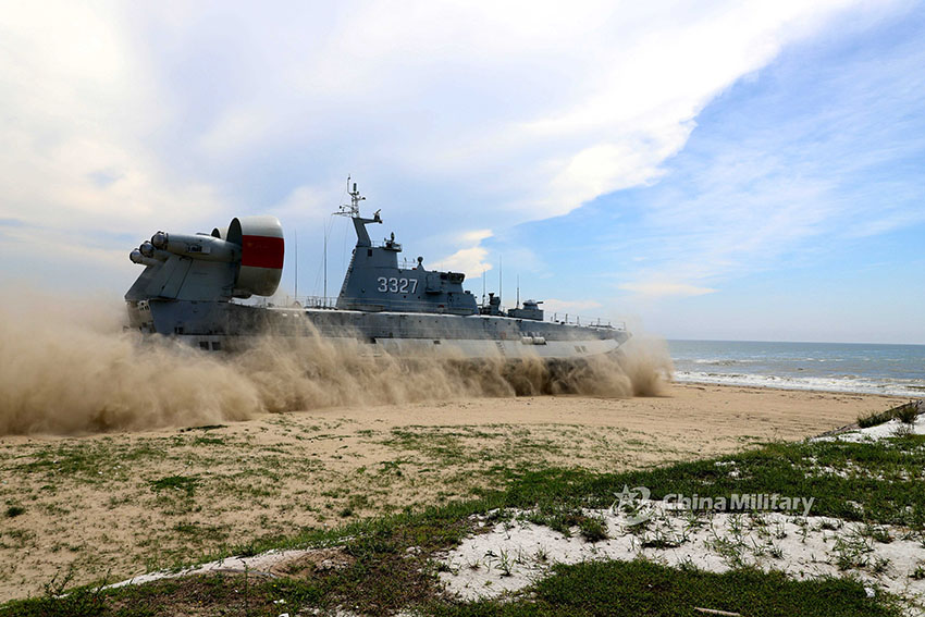 Galeria: LCAC participa em exercício militar