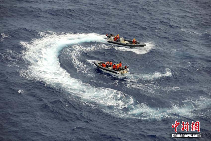 Navio-hospital Arco da Paz participa em manobra de assistência médica e evacua??o