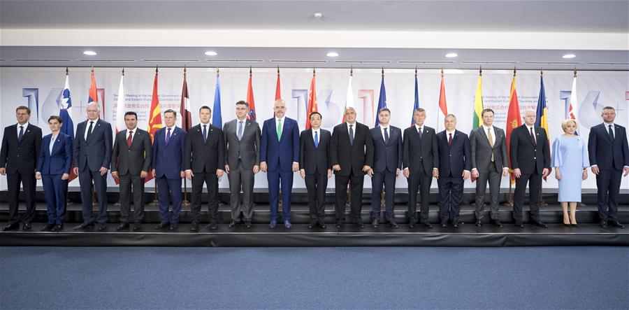 Premiê chinês pede coopera??o pragmática para prosperidade comum