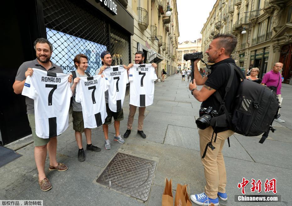Cristiano Ronaldo assina pela Juventus e termina ciclo histórico no Real Madrid