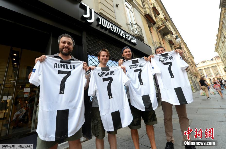 Cristiano Ronaldo assina pela Juventus e termina ciclo histórico no Real Madrid