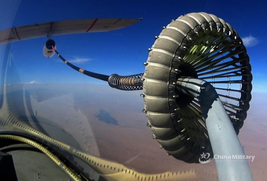 For?a Aérea realiza exercício de treinamento 