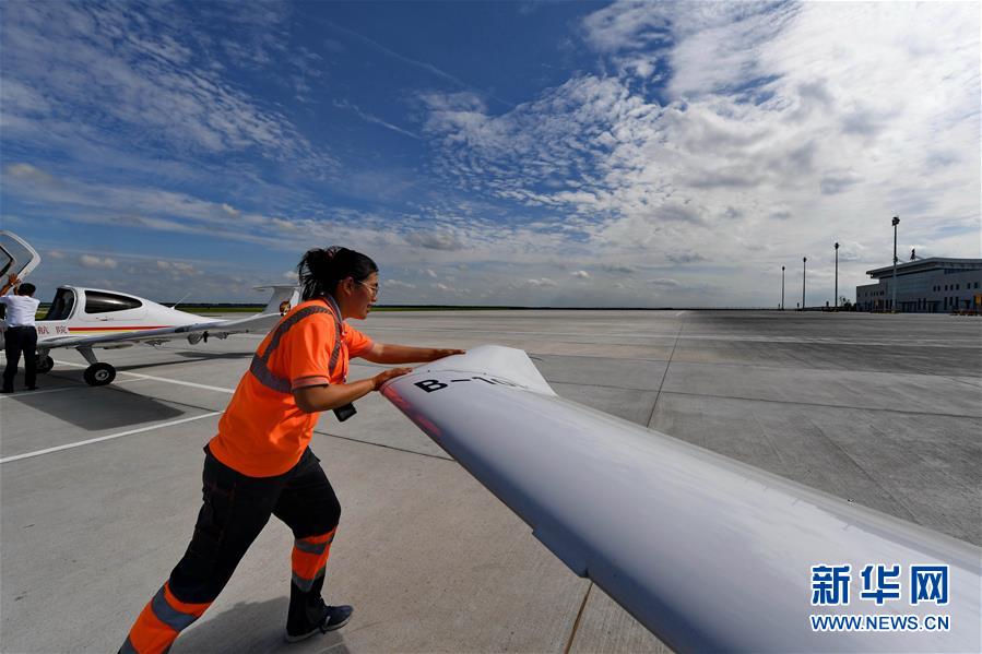 Trabalho diário de técnica de manuten??o de avi?es pós-1990