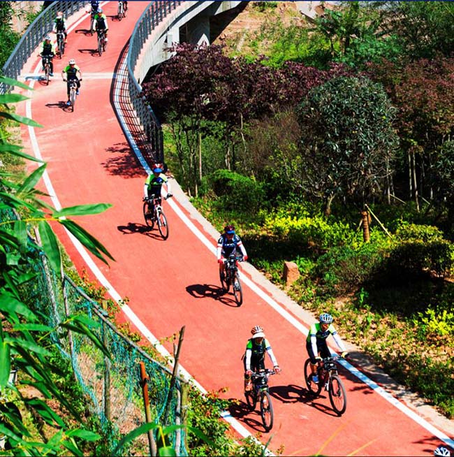 Estrada com ciclovia turística ajuda Chishui no combate à pobreza