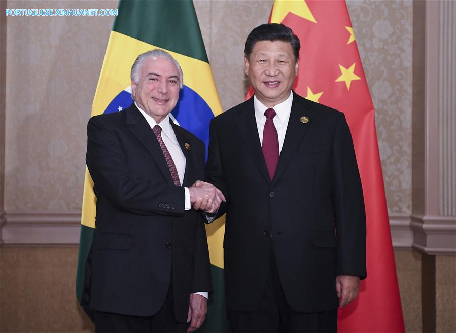 Xi se reúne com presidente brasileiro e pede mais solidariedade e coordena??o
