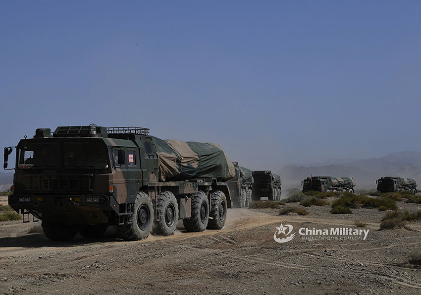 Lan?a-foguetes PHL-03 MLRS é testado no deserto de Gobi