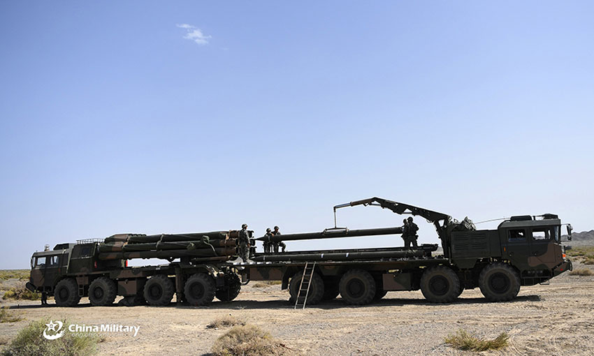Lan?a-foguetes PHL-03 MLRS é testado no deserto de Gobi