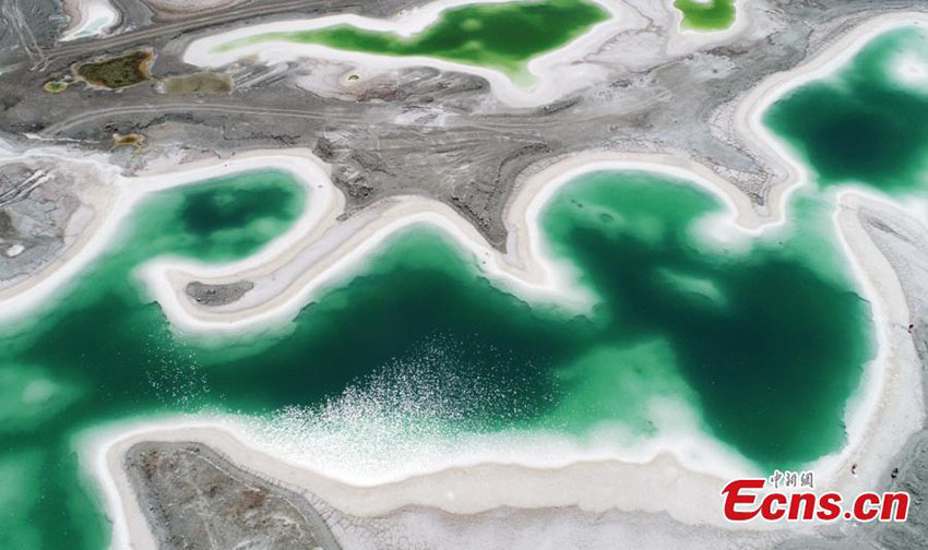 Galeria: Lago Esmeralda, uma jóia natural que decora a terra