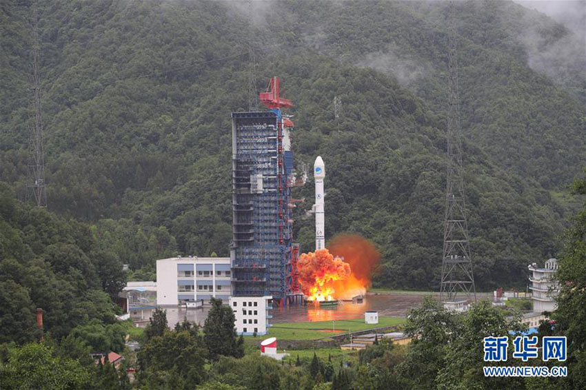 China lan?a satélites gêmeos de navega??o do Beidou-3