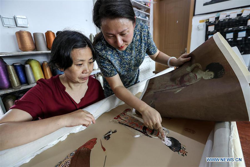Jiangsu organiza exibi??o de bordados de Suzhou