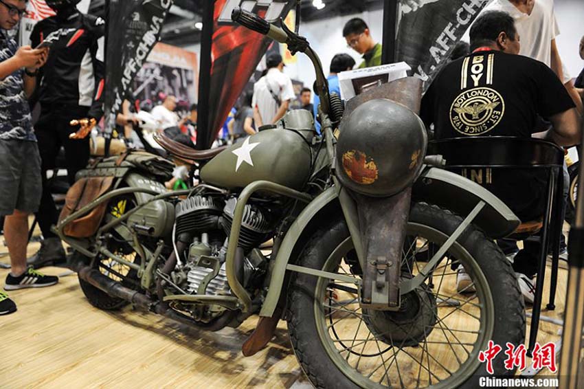 Centenas de motos expostas em Beijing