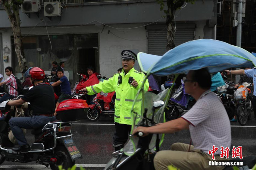 Tuf?o Jongdari chega a Shanghai
