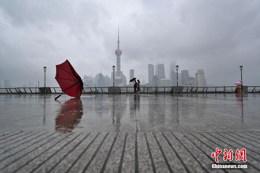 Tuf?o Jongdari chega a Shanghai